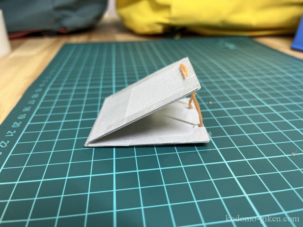 探究で使うぱっちんがえるの写真