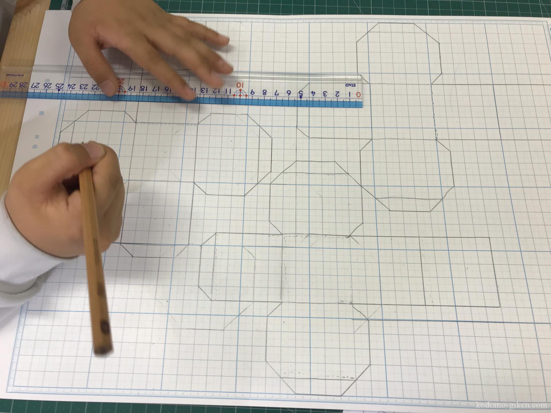 【こども技研の日記】「1枚の紙に何個入る?」図面を書いてサイコロを作りました NEW